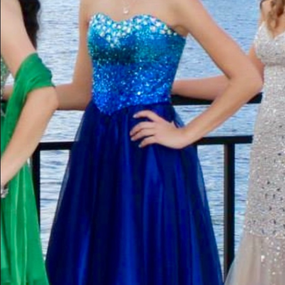 Prom Dress - Picture 3 of 4